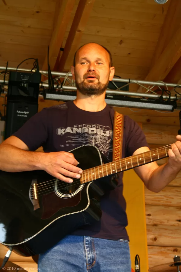 OTO - gitara